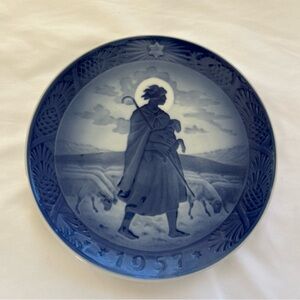 Royal Copenhagen 1957 Christmas plate - The Good Shepherd
